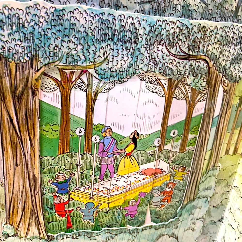 SNOW WHITE AND THE SEVEN DWARFS  HARDCOVER COLORFUL POP UP BOOK VTG 90’s - Picture 11 of 16